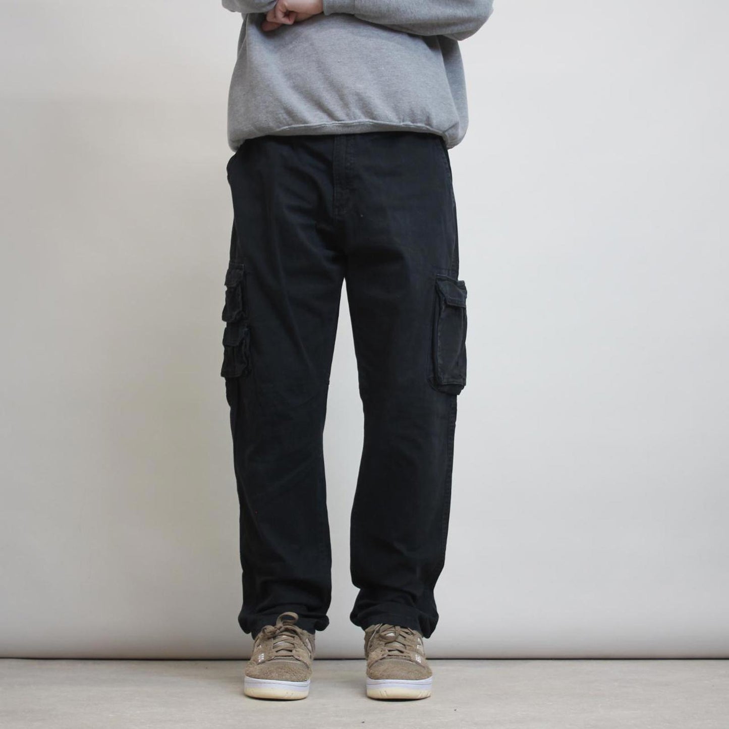 Wrangler cargo pants W38 L32 black regular taper cargo skate style pants