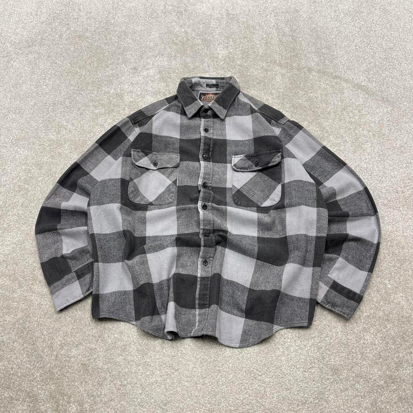 Checkered plaid flannel overshirt autumnal XL grey men's long sleeve thick button up y2k style