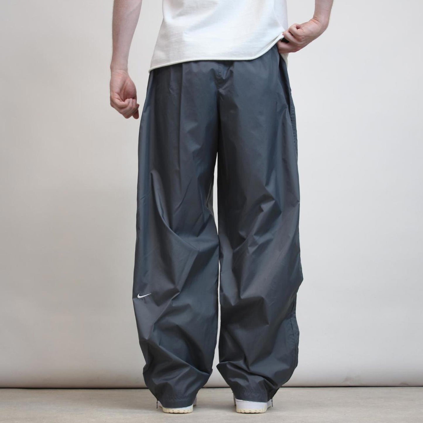 Grey Baggy Nike trackies XL loose y2k floaty leg joggers embroidered logo