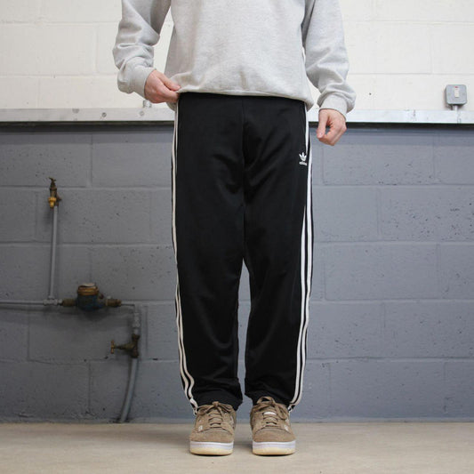 00s y2k Adidas tracksuit bottoms Black Small sportswear track pants gym wear