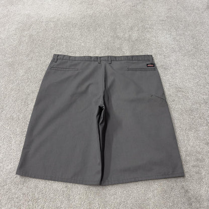 Dickies long baggy shorts W42 grey carpenter Long chino skater style utility workwear belt loops
