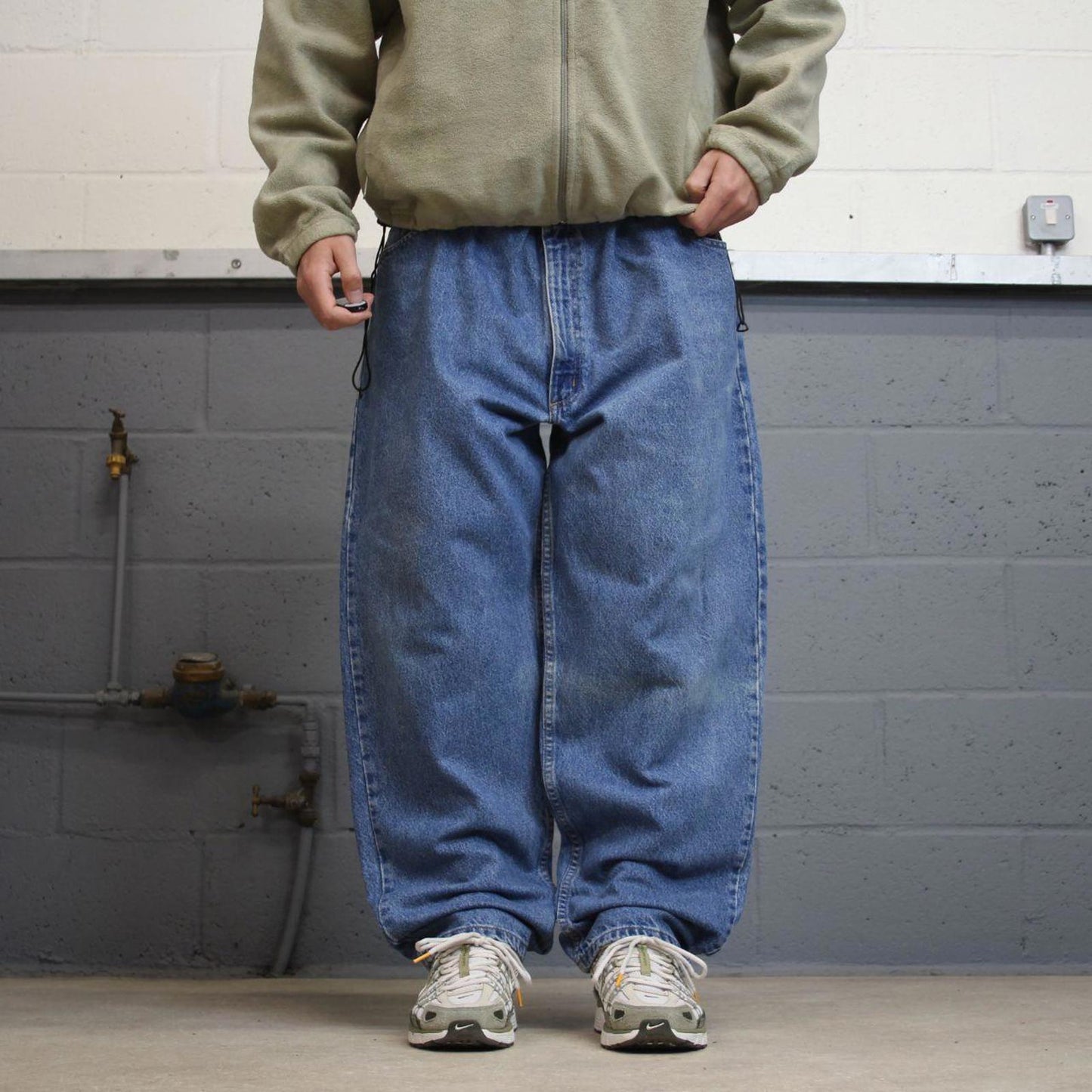 Vintage Carhartt jeans 90s y2k skater style W46L30 blue loose 100% cotton denim