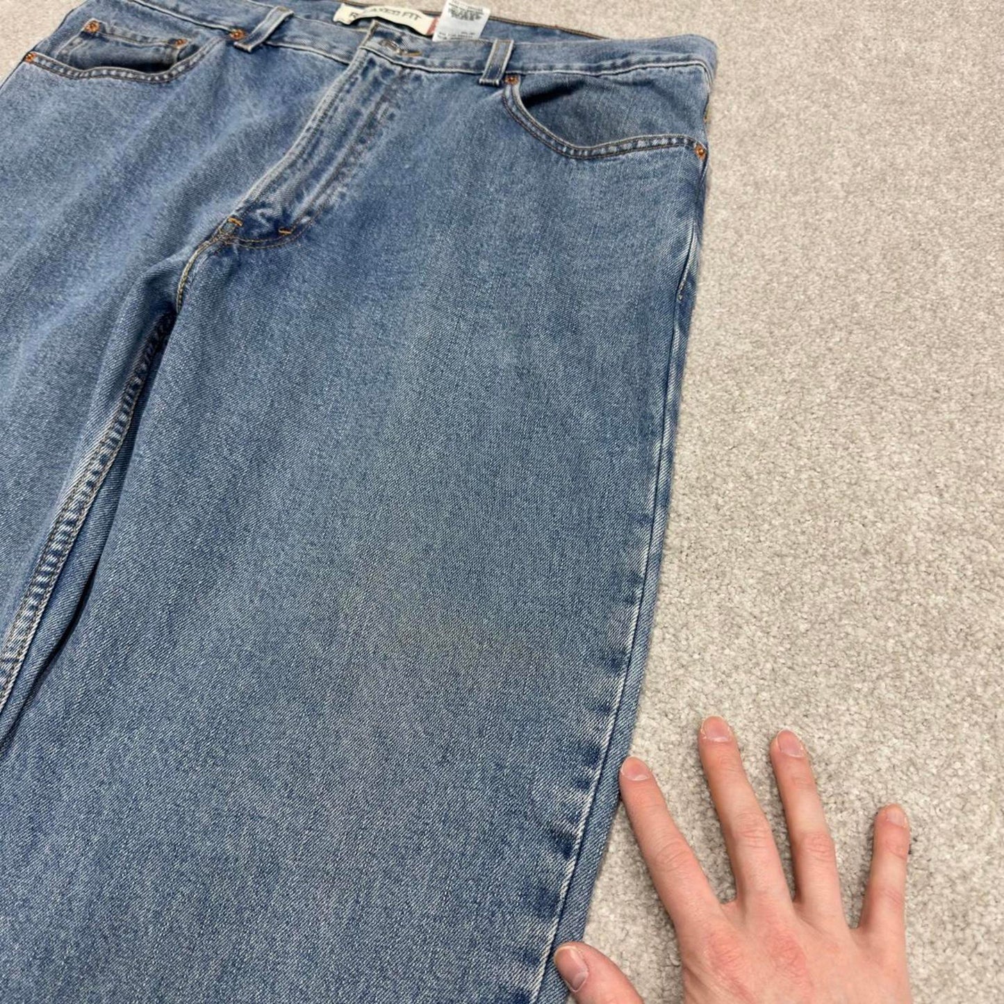 Vintage Y2K Levi’s 550 jeans blue W38L30 Loose straight leg 00s style denim pants red tab logo