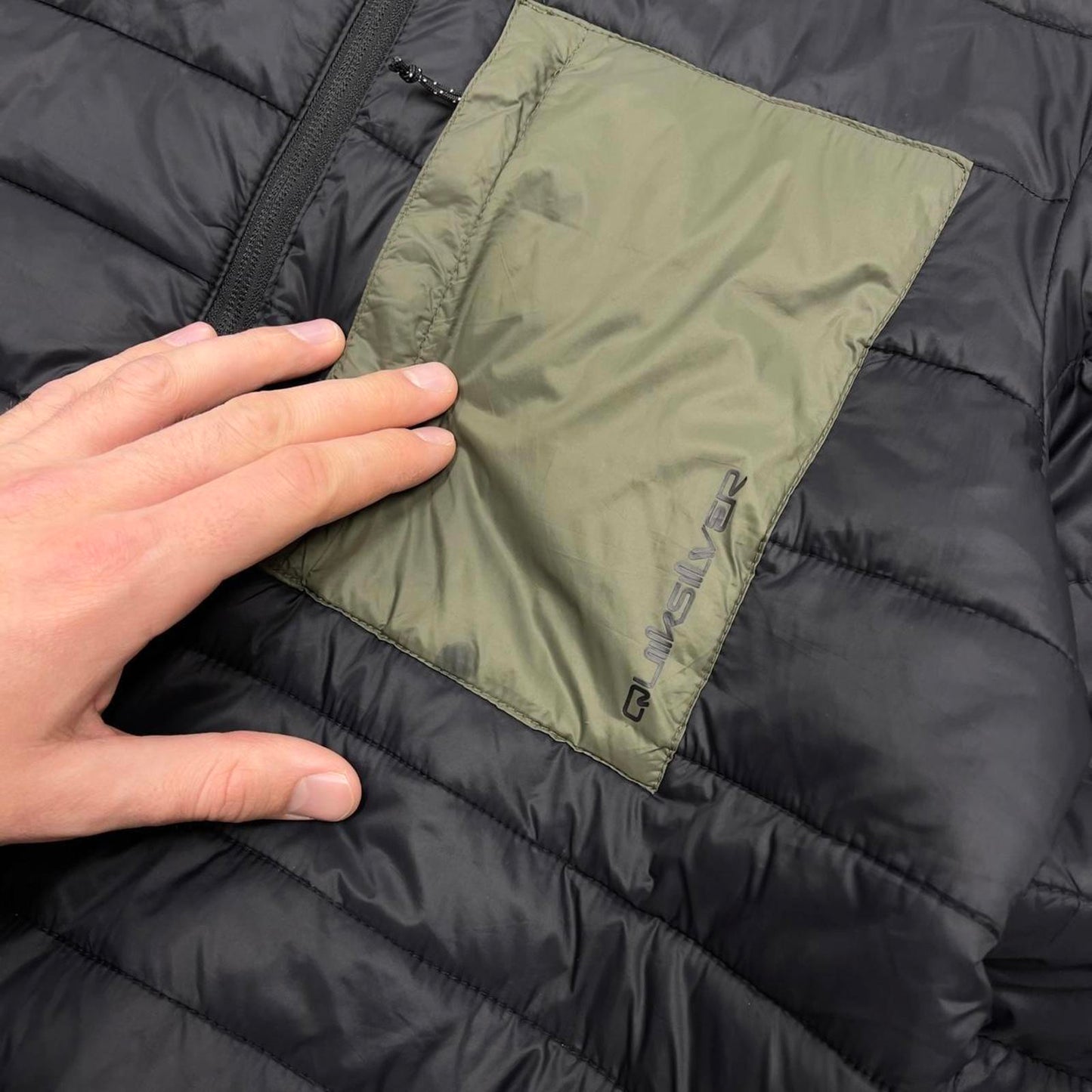 00s Quiksilver technical puffer jacket S men's black y2k style lightweight Packable Stowable coat