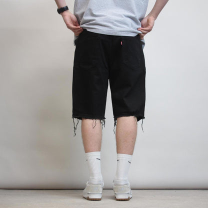 Black Levi’s jorts W40