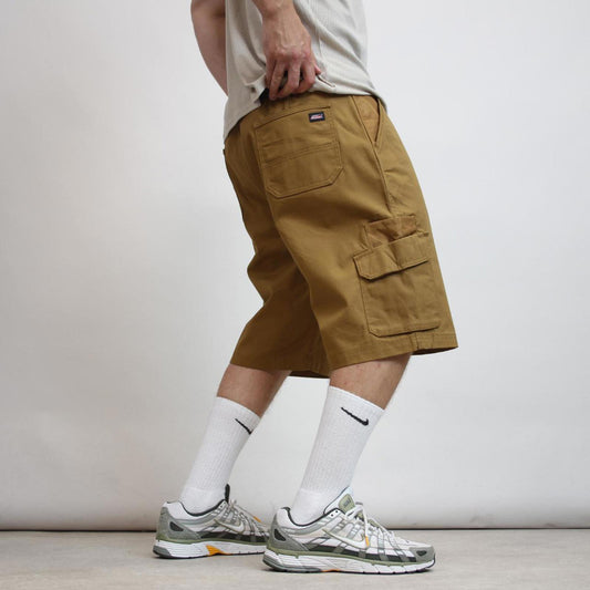 Baggy Tan Dickies cargo shorts W40