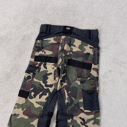 Camo Dickies cargo pants W30L32 faded green camouflage loose y2k style carpenter trousers