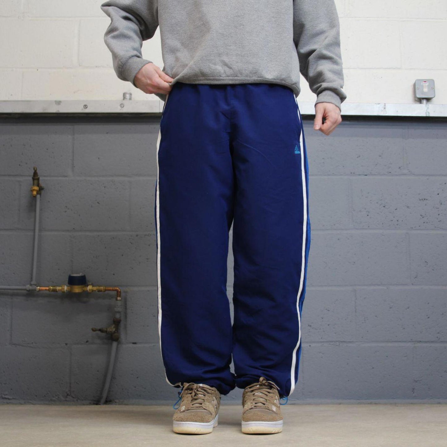 Vintage Y2K Adidas tracksuit bottoms navy Side stripe design mesh lined gym track pants
