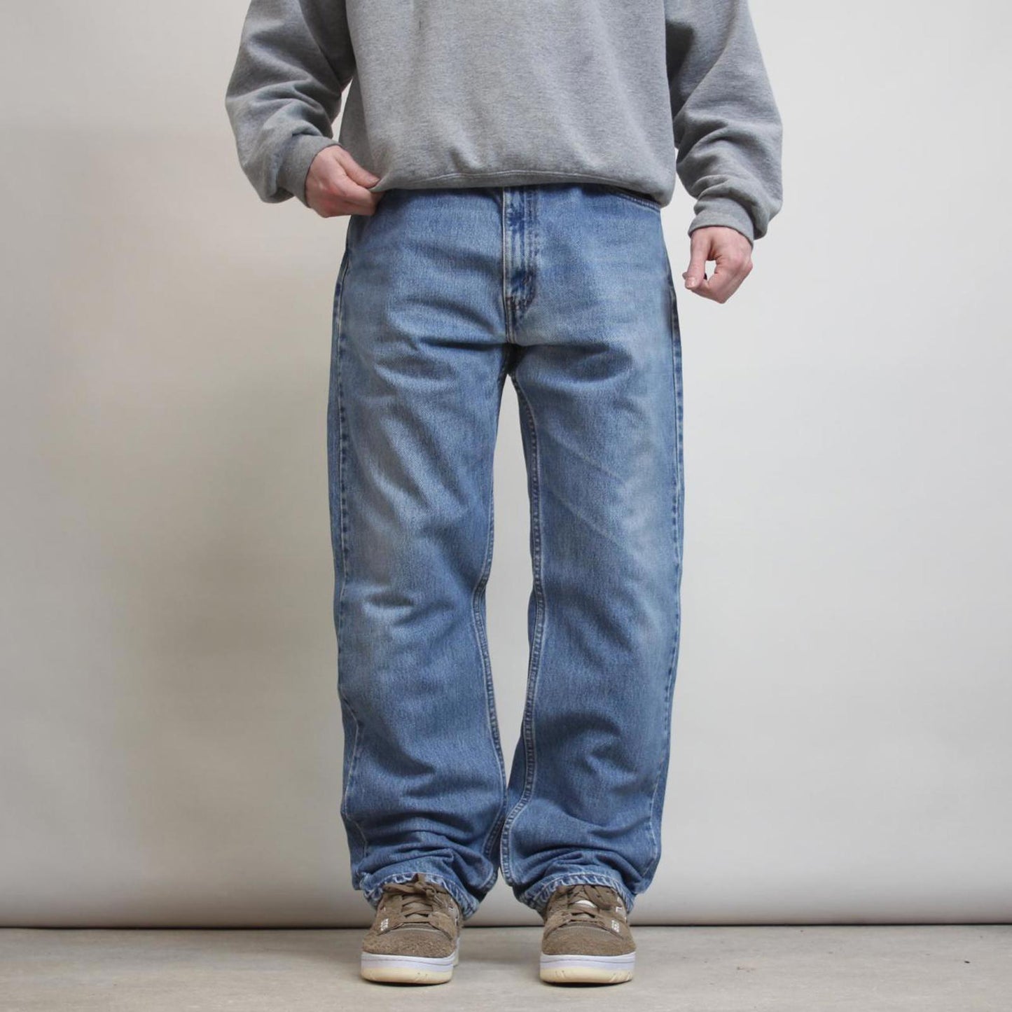 Levis jeans W36 L32 loose blue denim 90s style jeans red tab logo