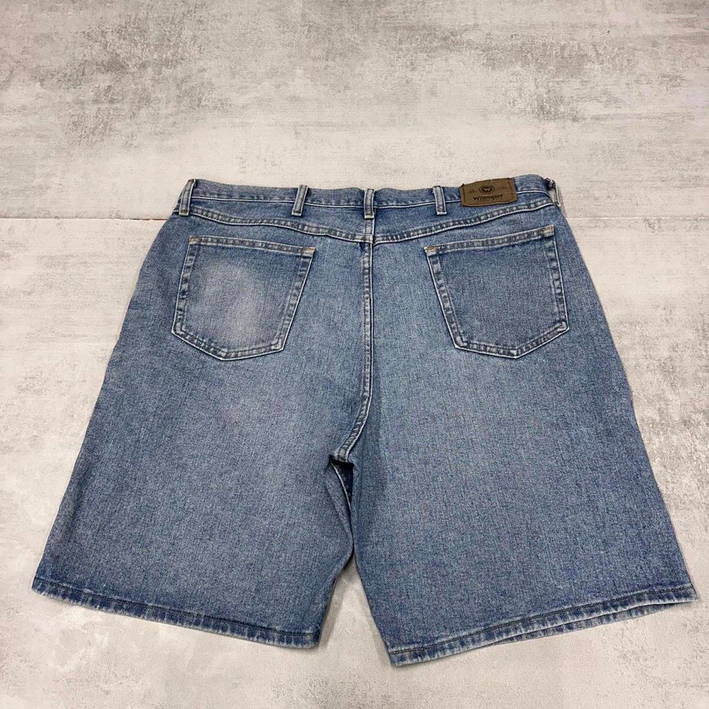 Mens Wrangler jorts W40
