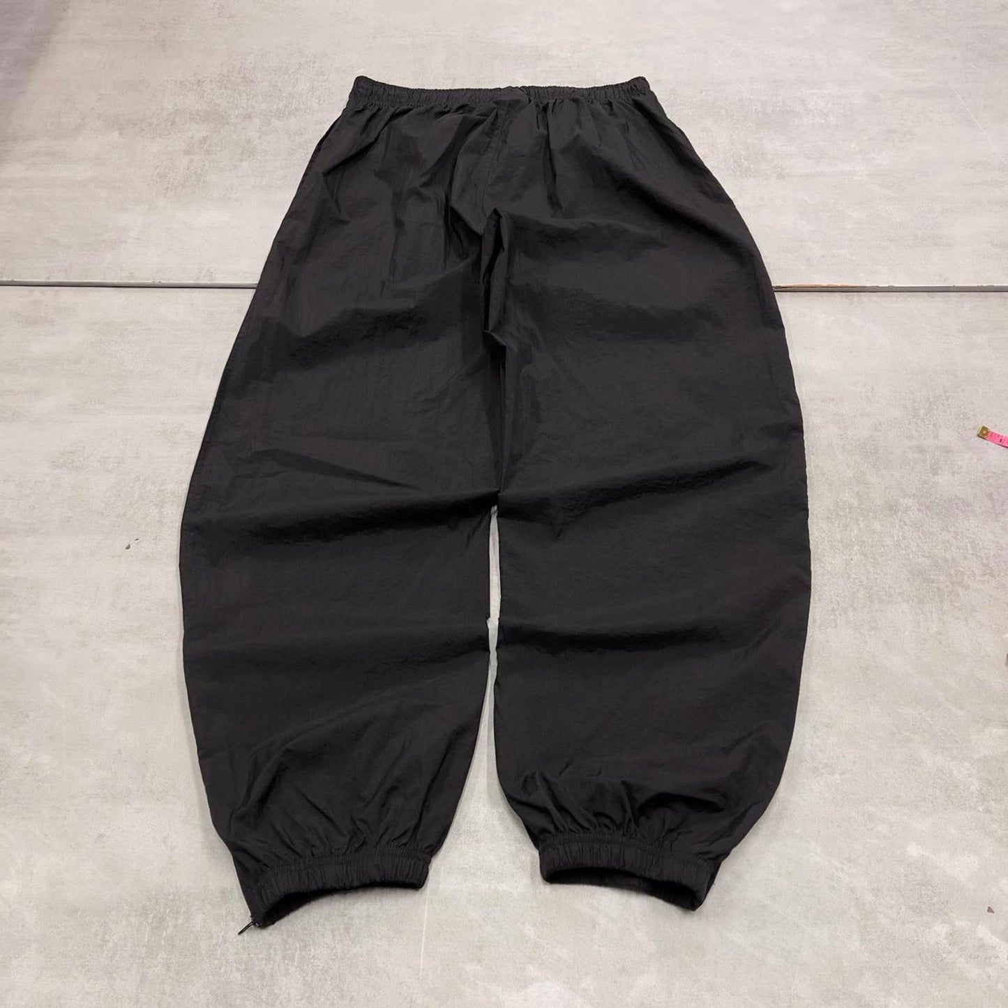 Black Reebok trackies L Loose y2k shell suit sportswear tracksuit bottoms ankle zips cuffed legs