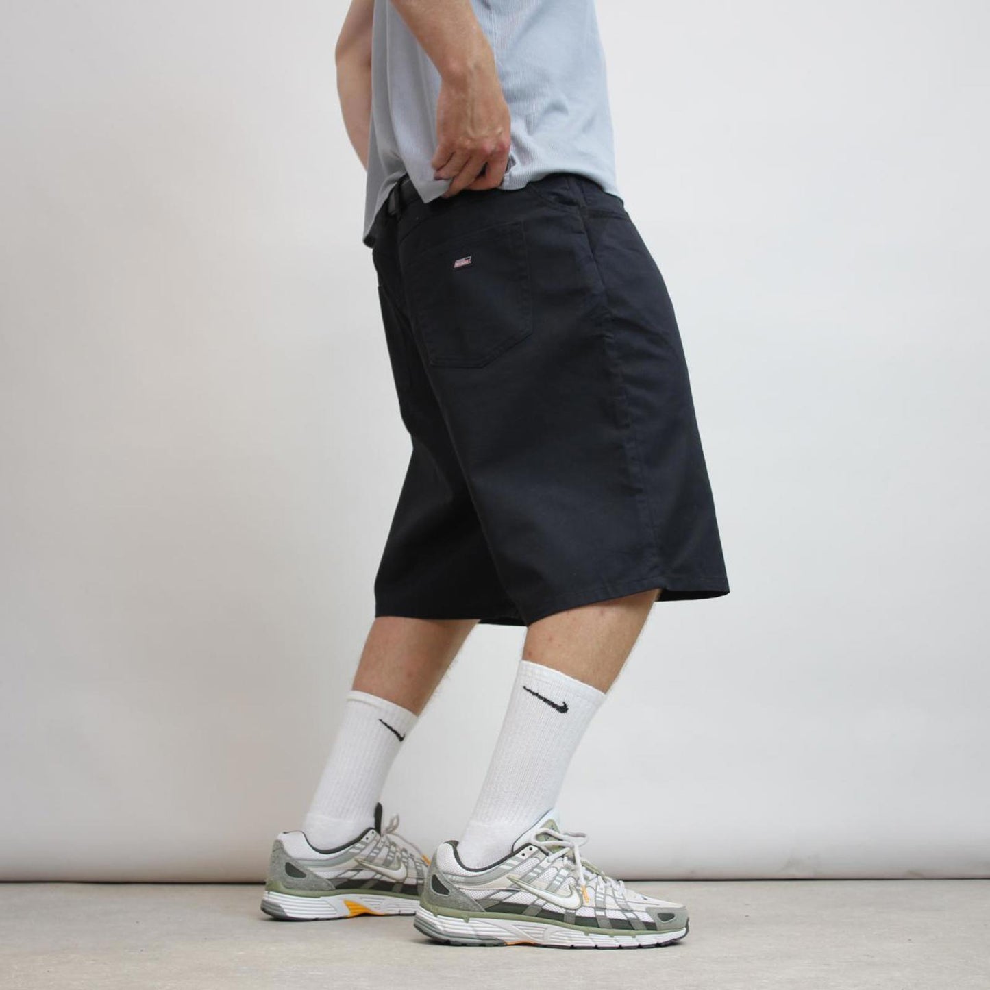 Black Dickies shorts W42