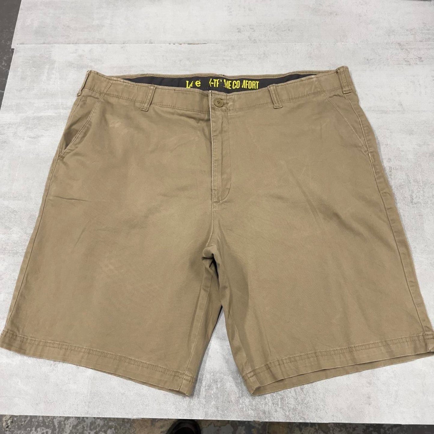 Loose Lee chino shorts W44