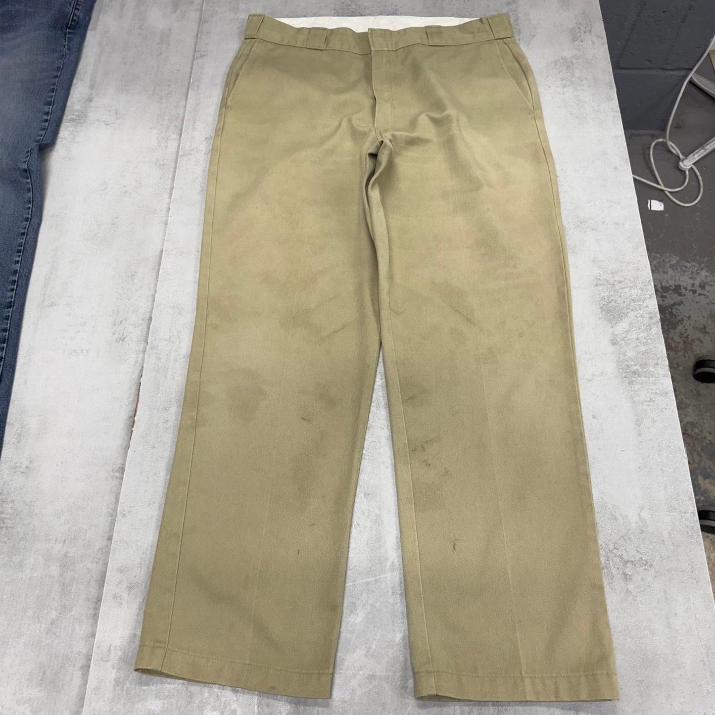Mens Khaki beige Dickies pants W38 L31 chino style skate trousers