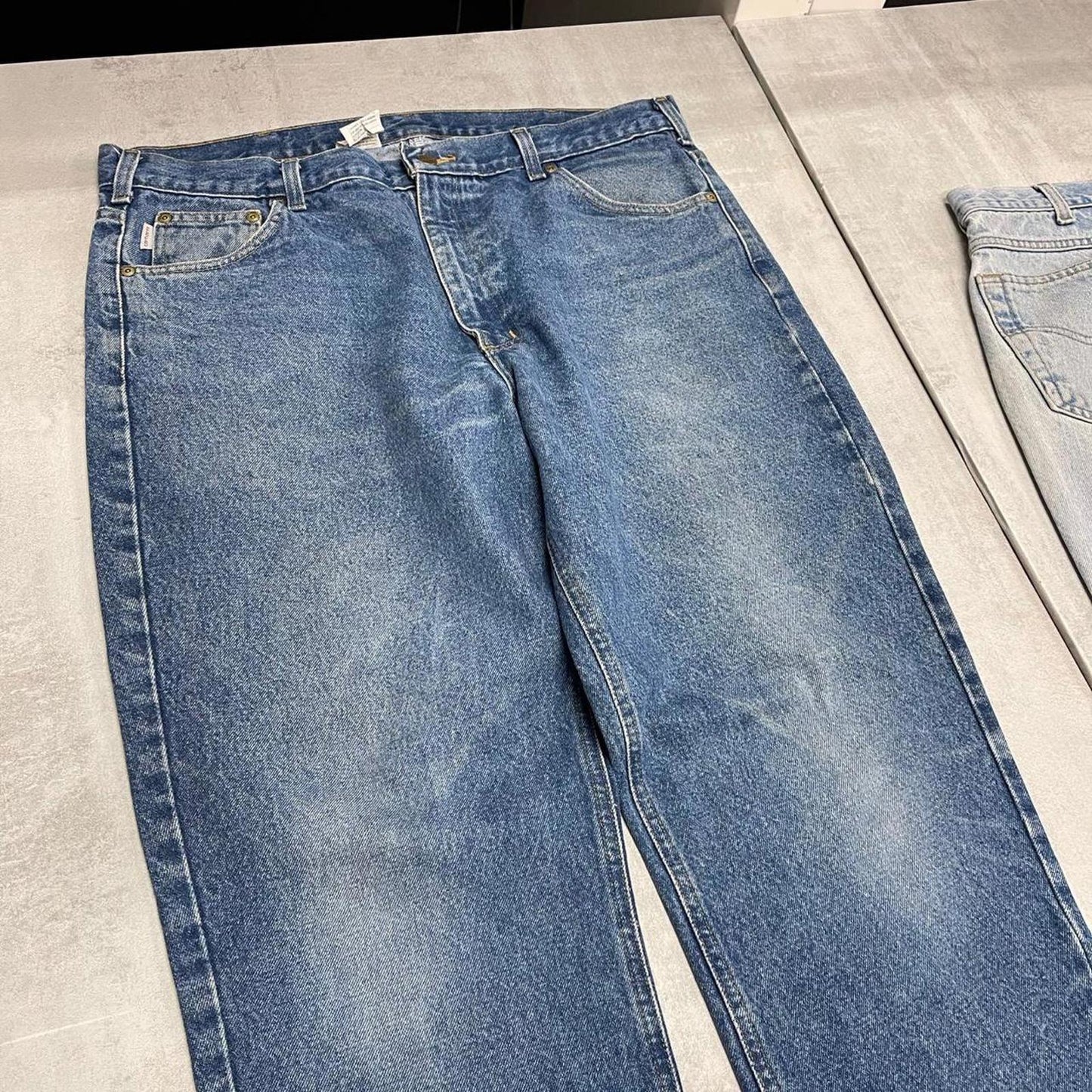 Mens vintage Carhartt jeans W40 L32 Loose traditional fit thick denim work jeans