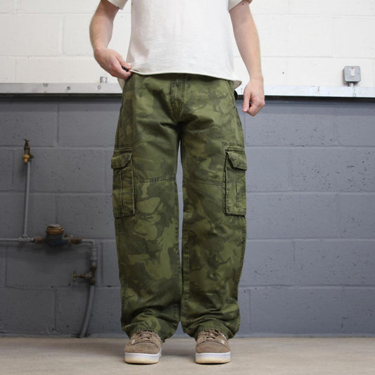 Baggy camo Halifax cargo pants W36L33 Khaki Green forest camouflage loose y2k style cargos
