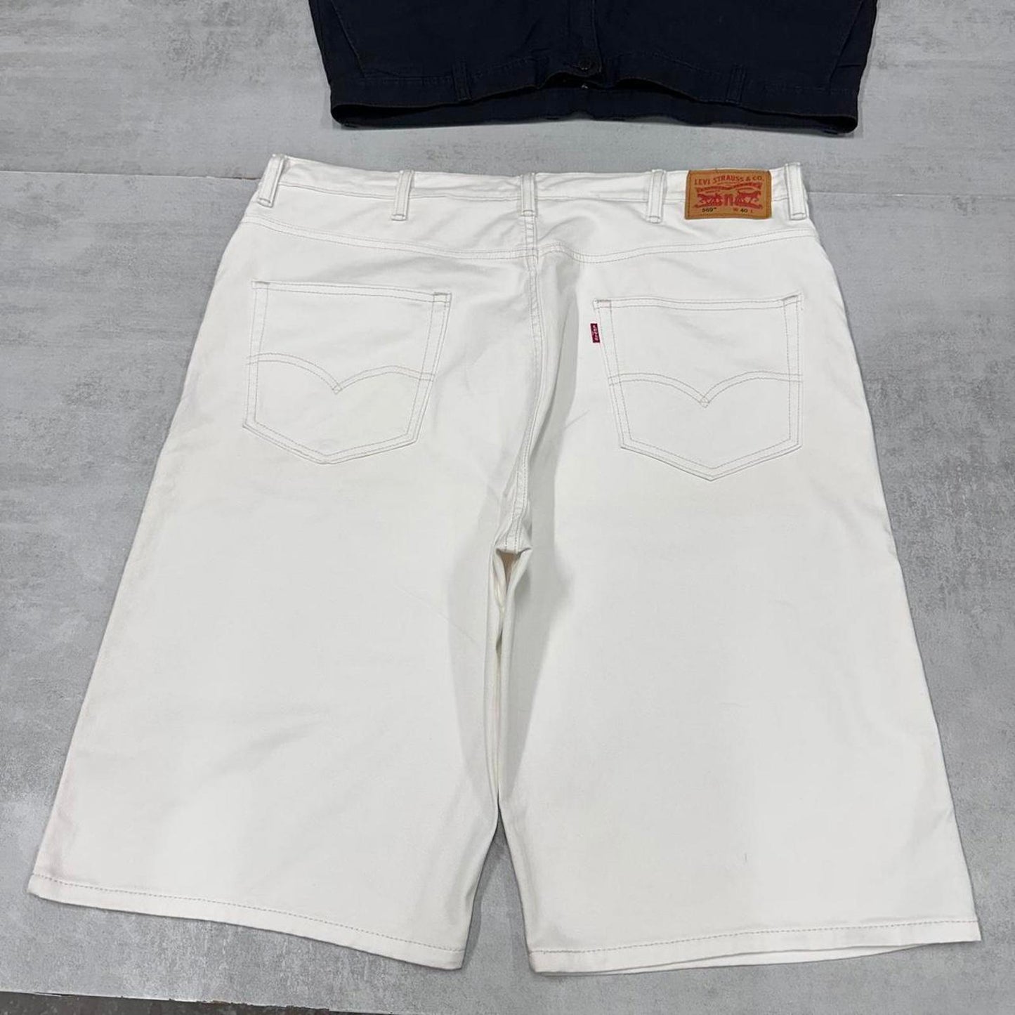 Mens Levi’s denim shorts W40
