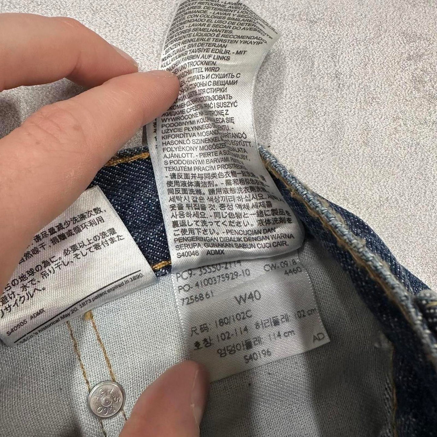 Baggy Levi's 550 jorts W40 blue denim skater style red tab logo shorts