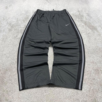 00s baggy Nike tracksuit bottoms grey Large loose y2k style sportswear track pants gym wear