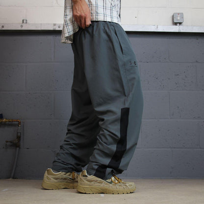 Y2K Under Armour tracksuit bottoms grey Loose lightweight floaty track pants