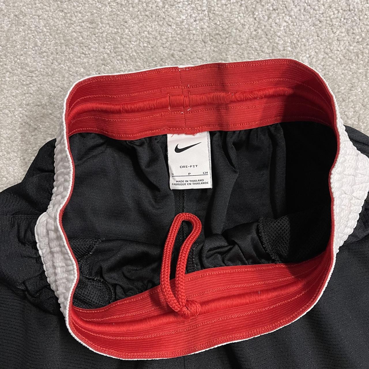 Nike sports shorts y2k black red Dri-Fit comfy floaty summer gym shorts