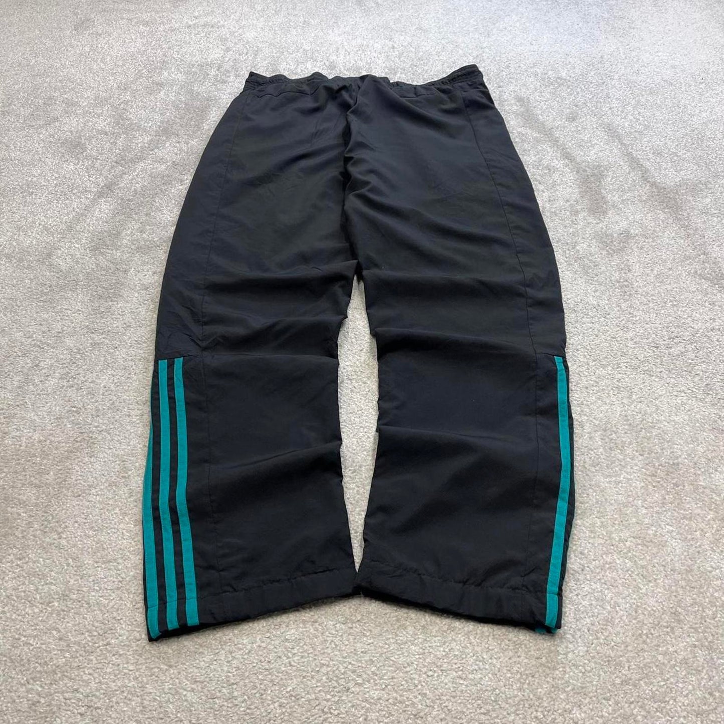 Black Adidas trackies Medium loose y2k style joggers adjustable side stripe track pants
