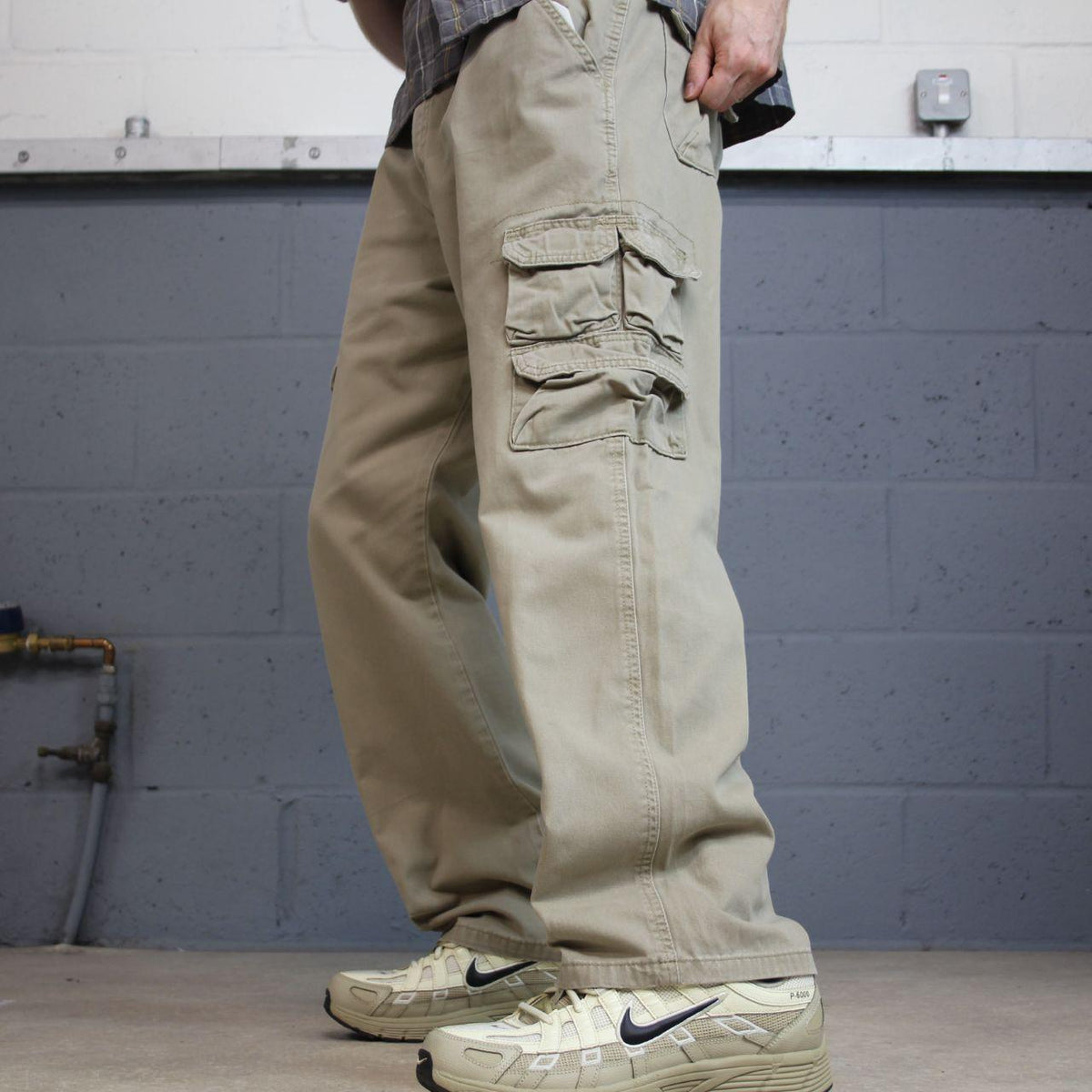 Wrangler cargo pants relaxed y2k khaki Loose straight leg skater work pants