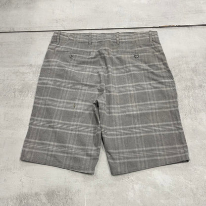 Grey checkered Levi's shorts W34