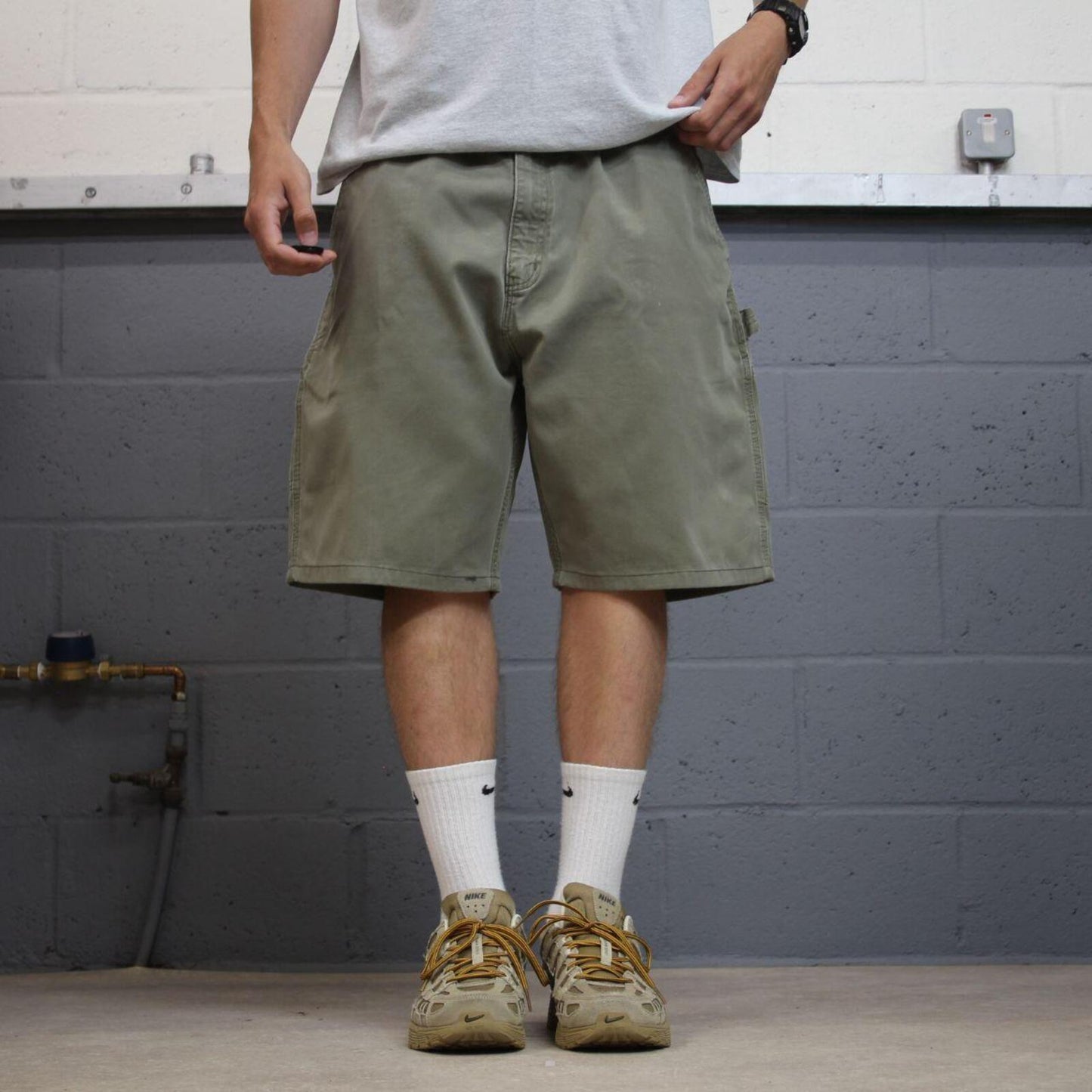 Vintage Carhartt carpenter shorts green Loose cargo skater style relaxed workwear