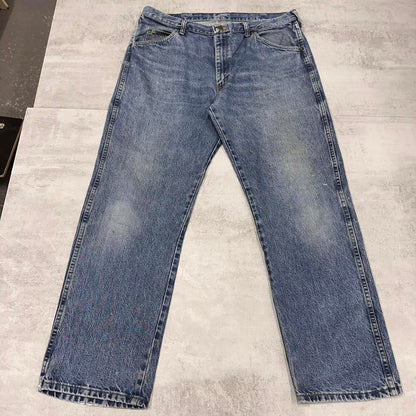 Blue Wrangler jeans W38L30 denim straight leg 90s style jeans
