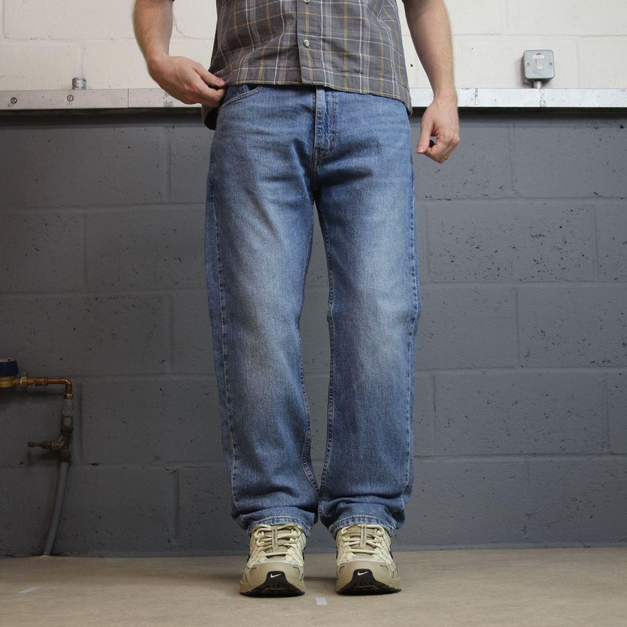 Levi’s 505 jeans Y2K W34L30 blue Levi’s straight leg surf style pants, red tab logo