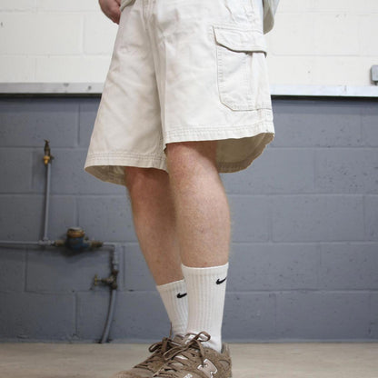Beige IZOD cargo shorts W34