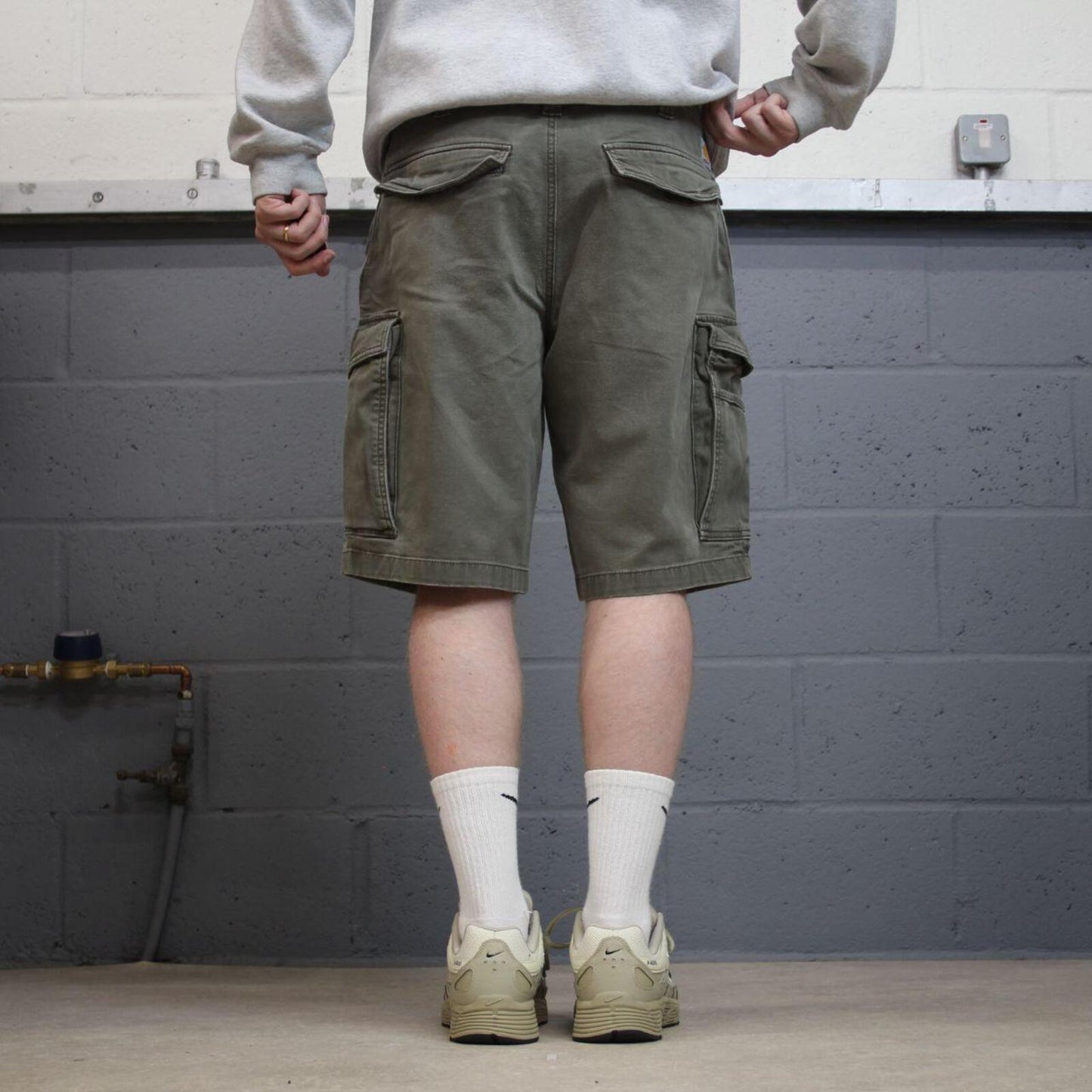 Carhartt cargo shorts loose canvas green Canvasy relaxed fit skate style shorts