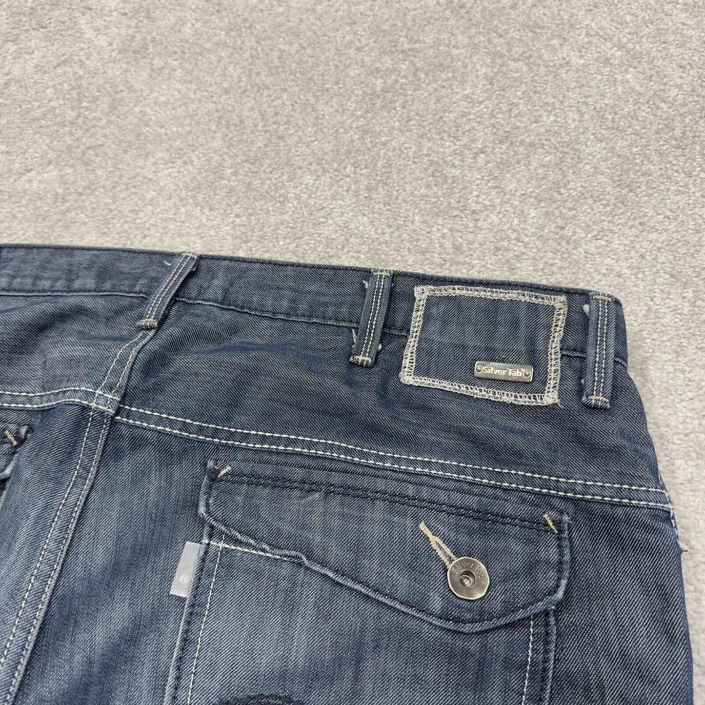 Levi’s Silvertab denim shorts blue loose denim jorts skate style summer