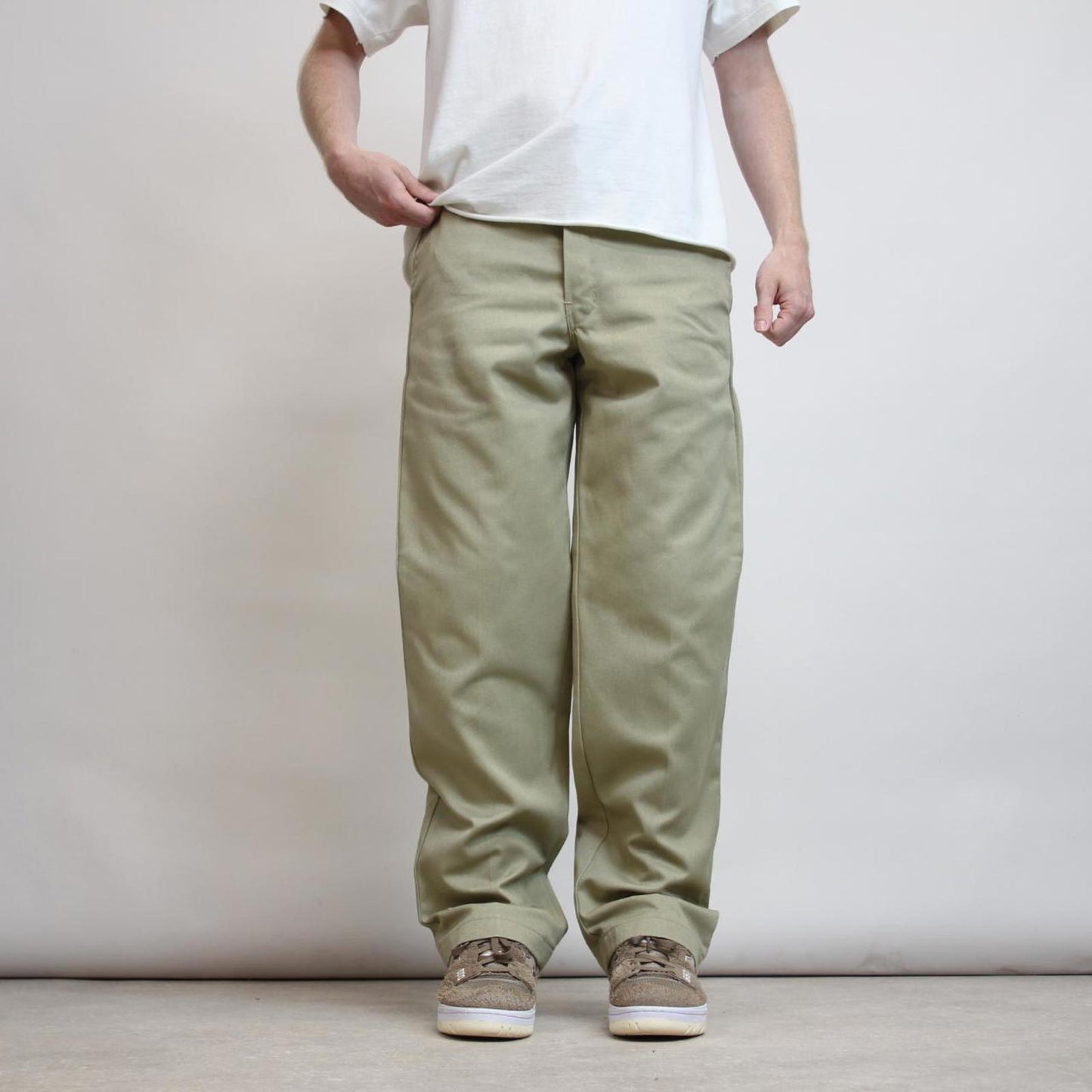 Dickies pants W33L32 khaki loose twill chino style skater pants