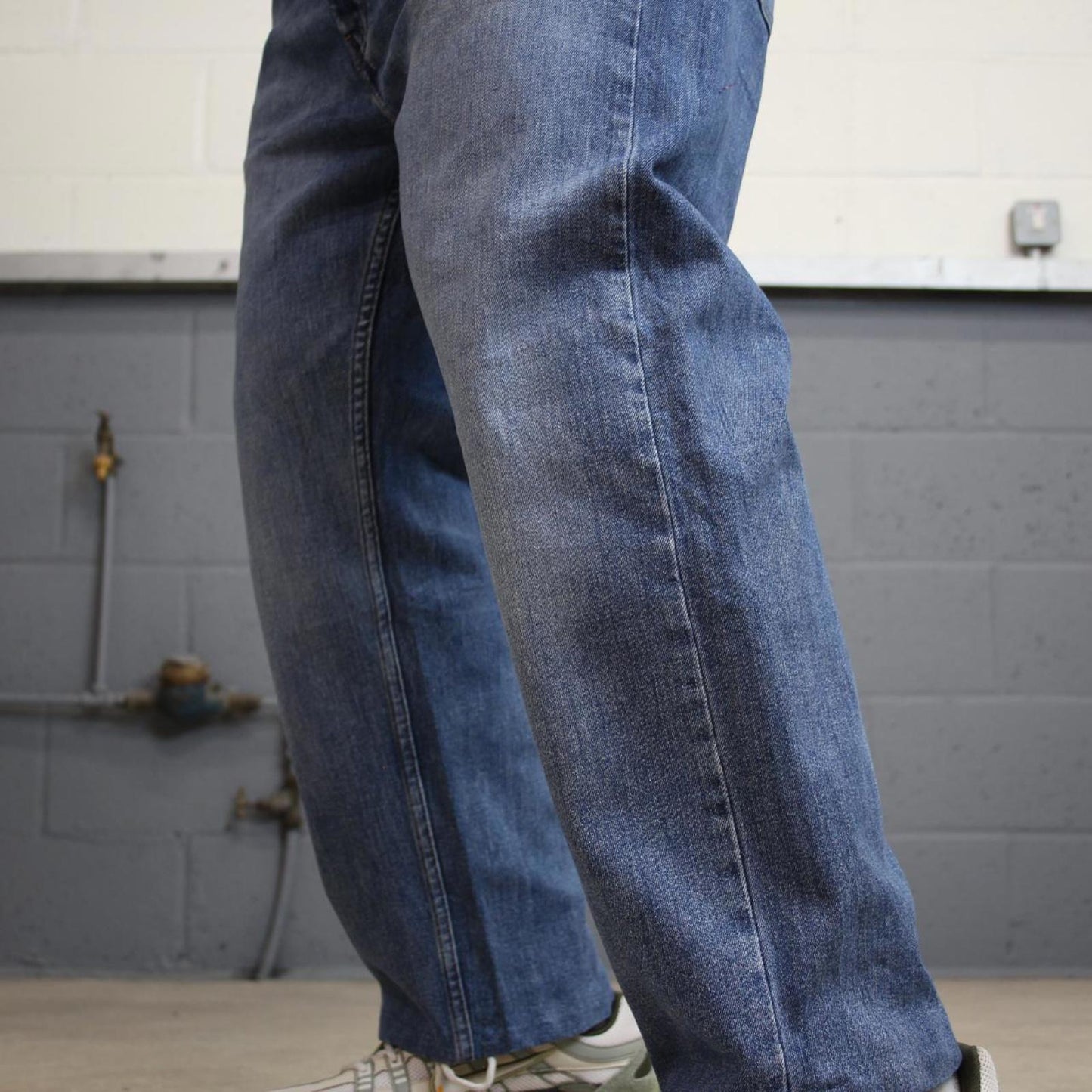 Blue Levis 505 jeans W40L26 blue straight leg y2k style pants red tab logo