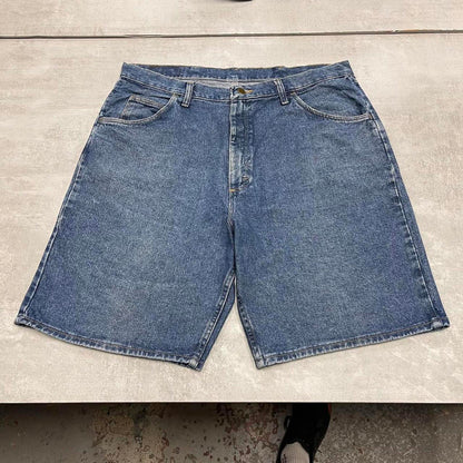 Mens baggy Wrangler denim shorts W38