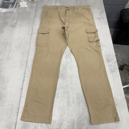 Wrangler cargo pants W38L32