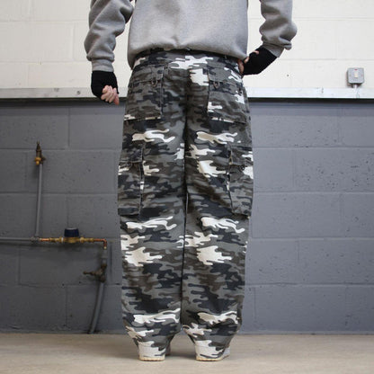 Camo cargo pants loose W32L31 khaki grey camouflage y2k style cargo trousers