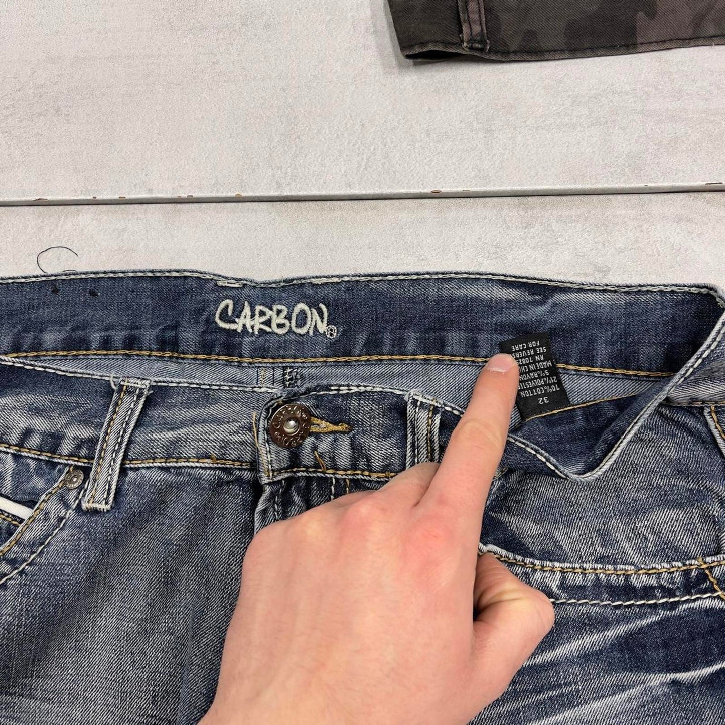 Embroidered denim shorts W36