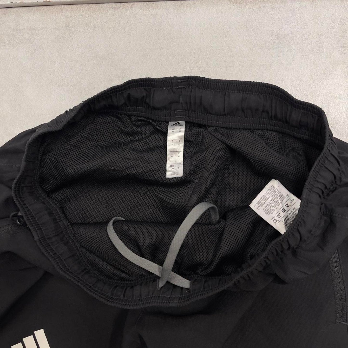 Black Adidas joggers M y2k style sportswear mesh lined track pants print logo