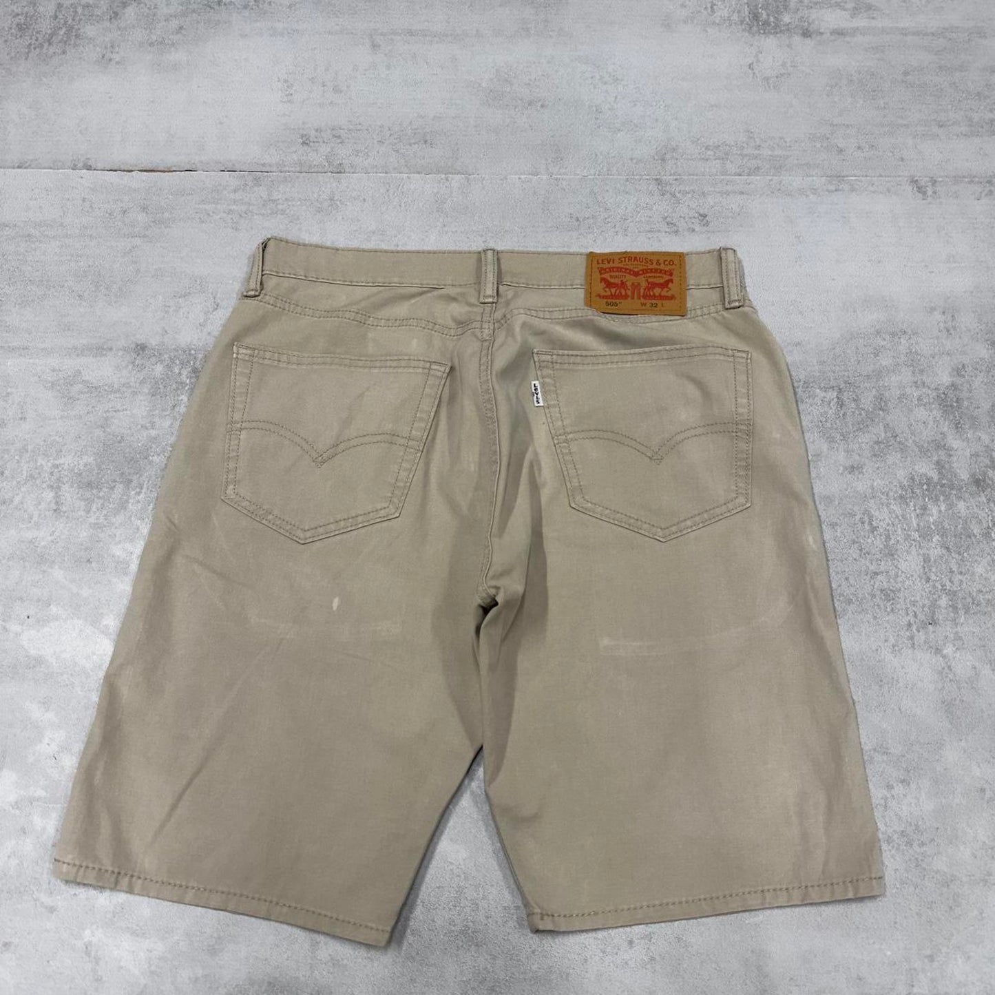 Mens Beige Levis shorts W32