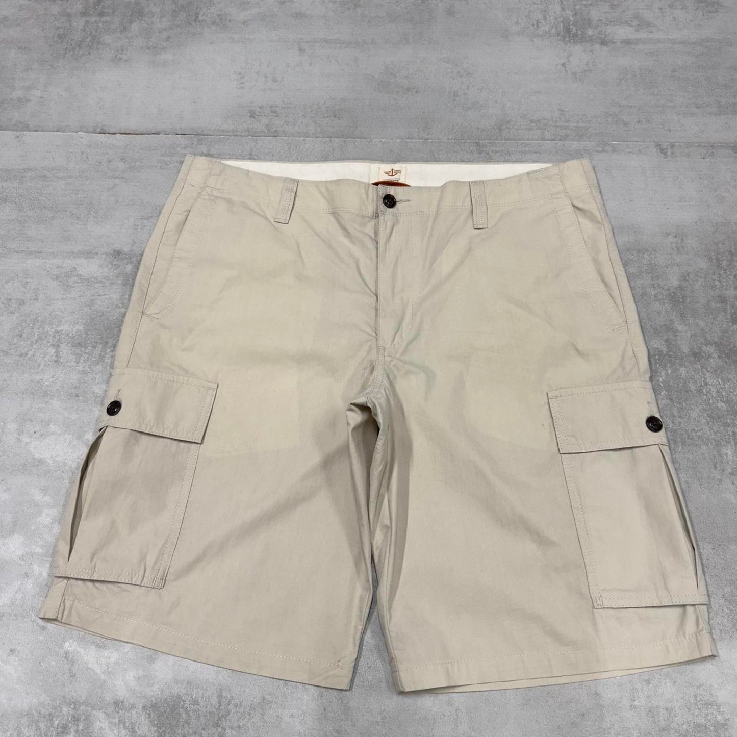 Dockers cargo shorts W40