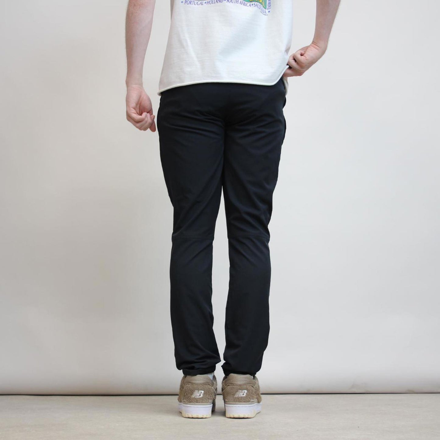 Black Under Armour trackies S