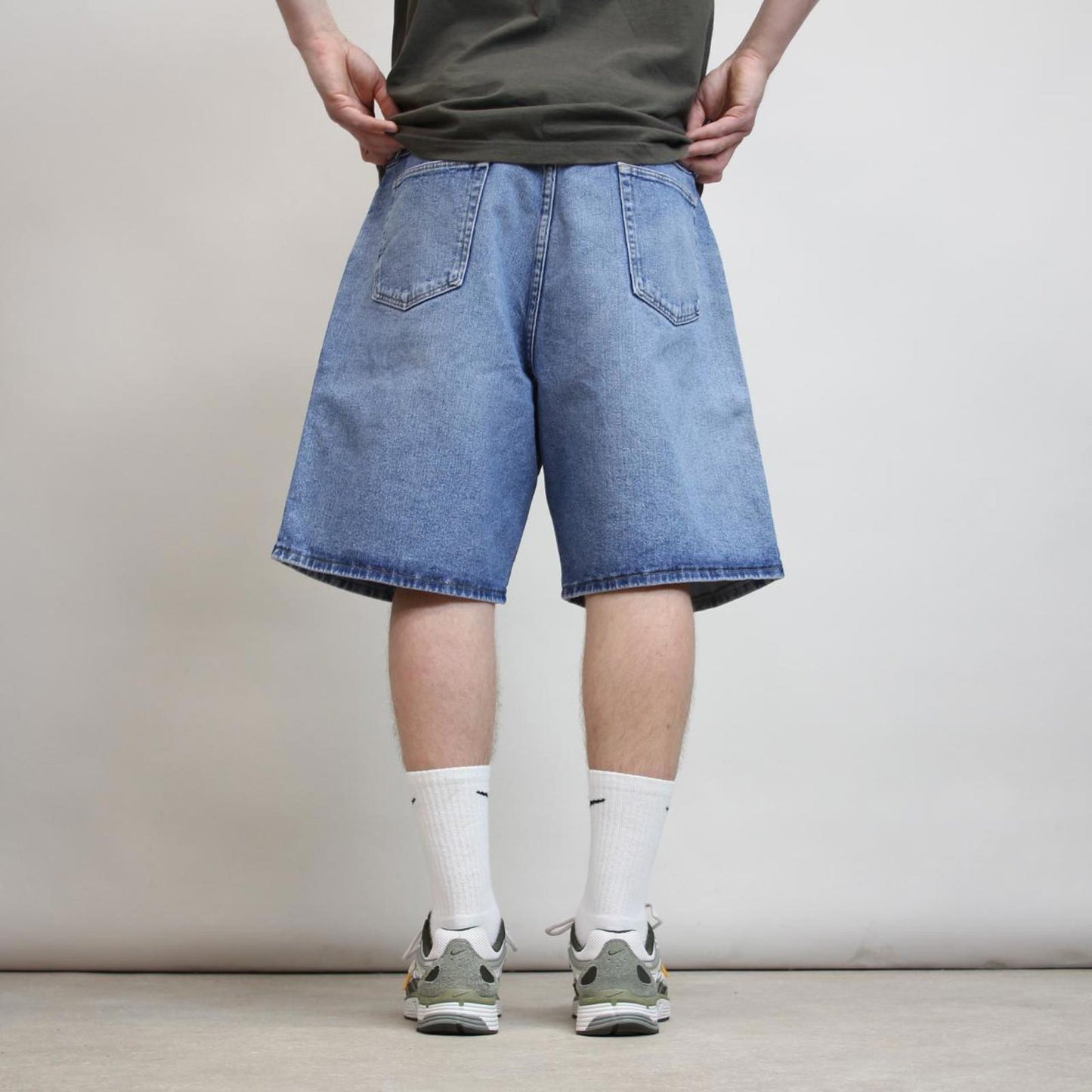 Mens baggy Wrangler jorts W40