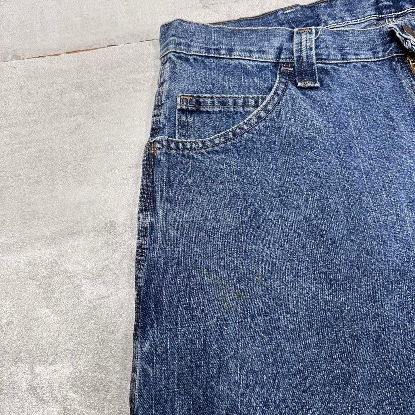 Mens baggy Wrangler carpenter jorts W34
