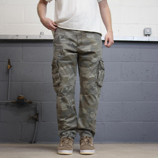 Camo Wrangler cargo pants W36L30 faded green forest camouflage straight y2k style carpenter trousers