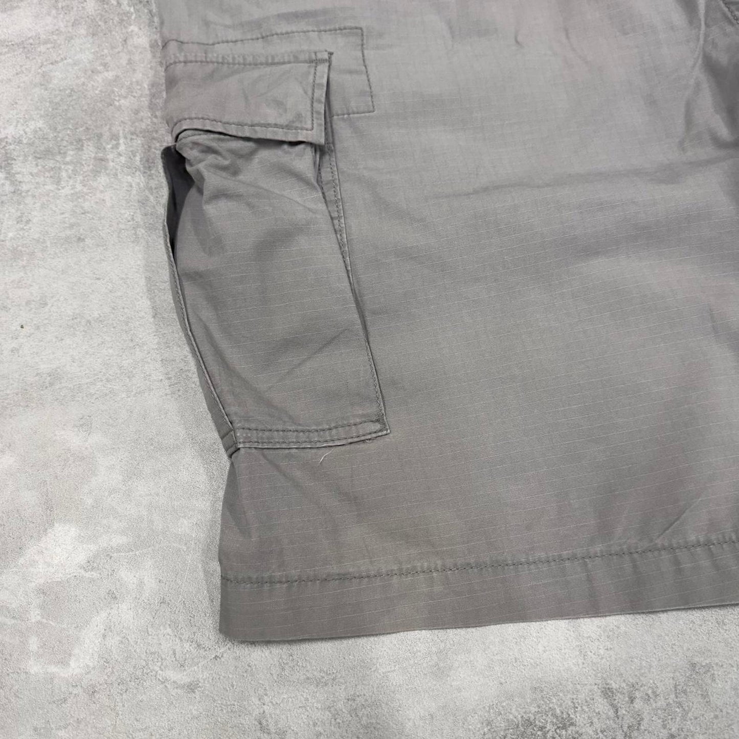 Mens baggy Levis cargo shorts W42