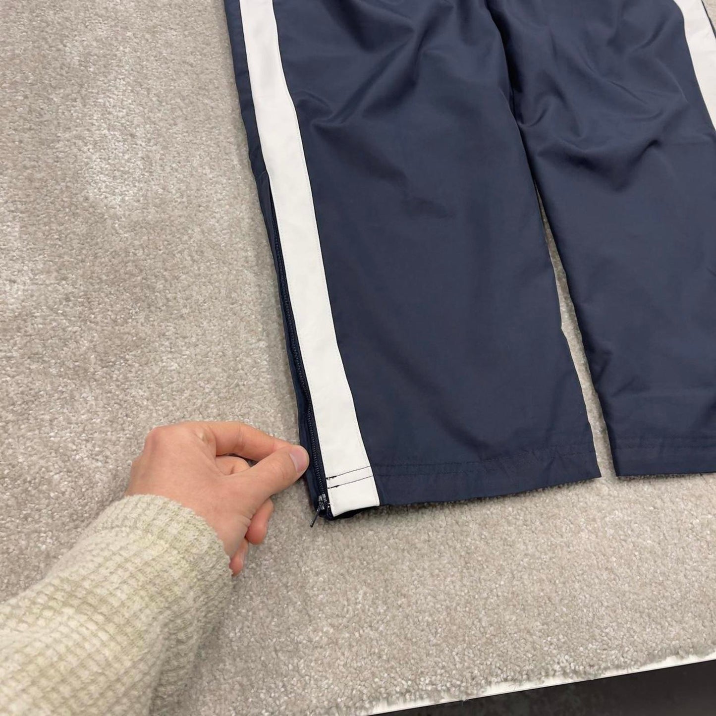 Navy Baggy Nike tracksuit bottoms Small mens loose y2k joggers swoosh logo trackies sporty style