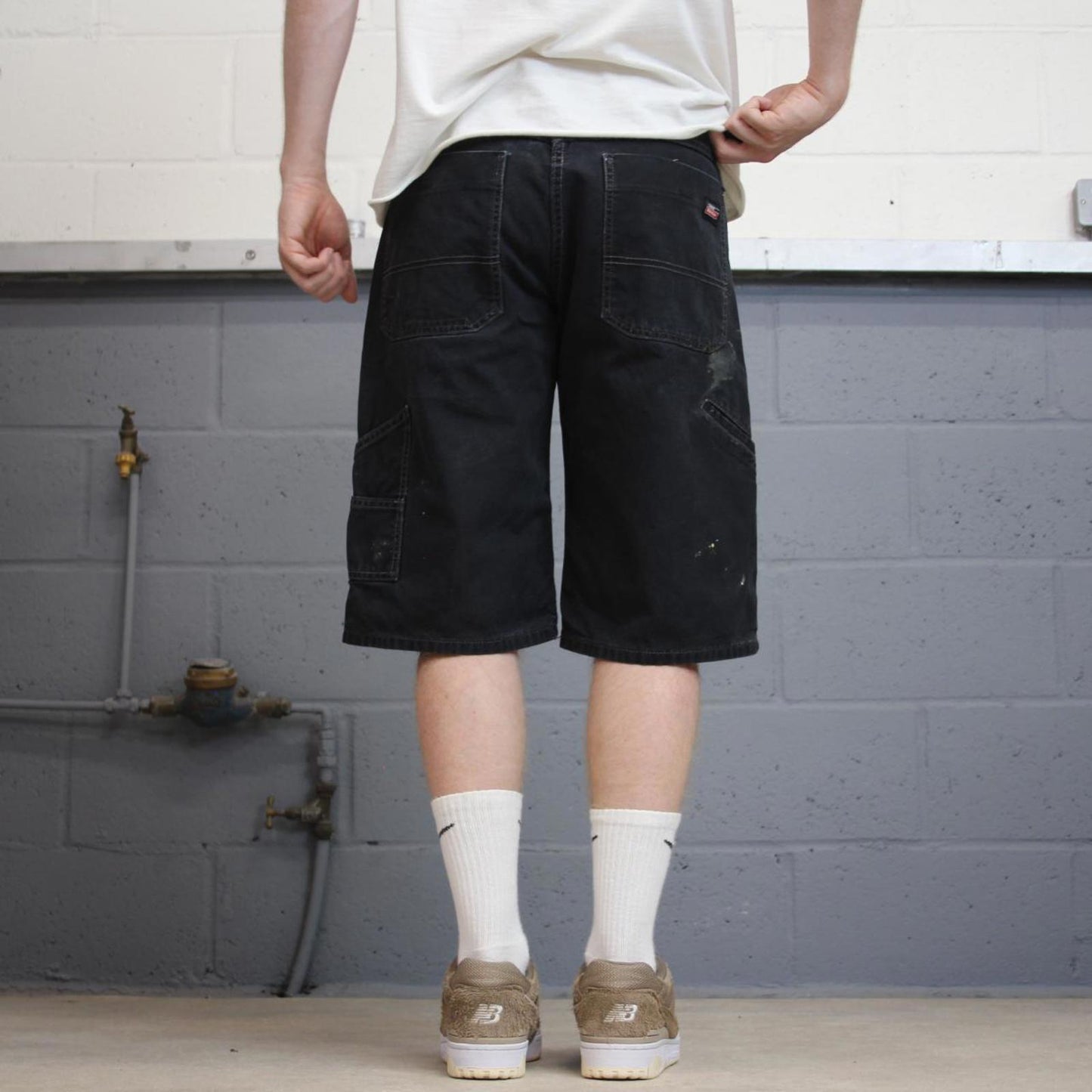 Mens black Dickies carpenter jorts W32